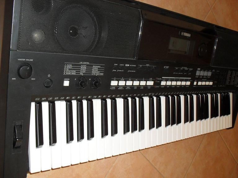 Yamaha PSR E433 - 5