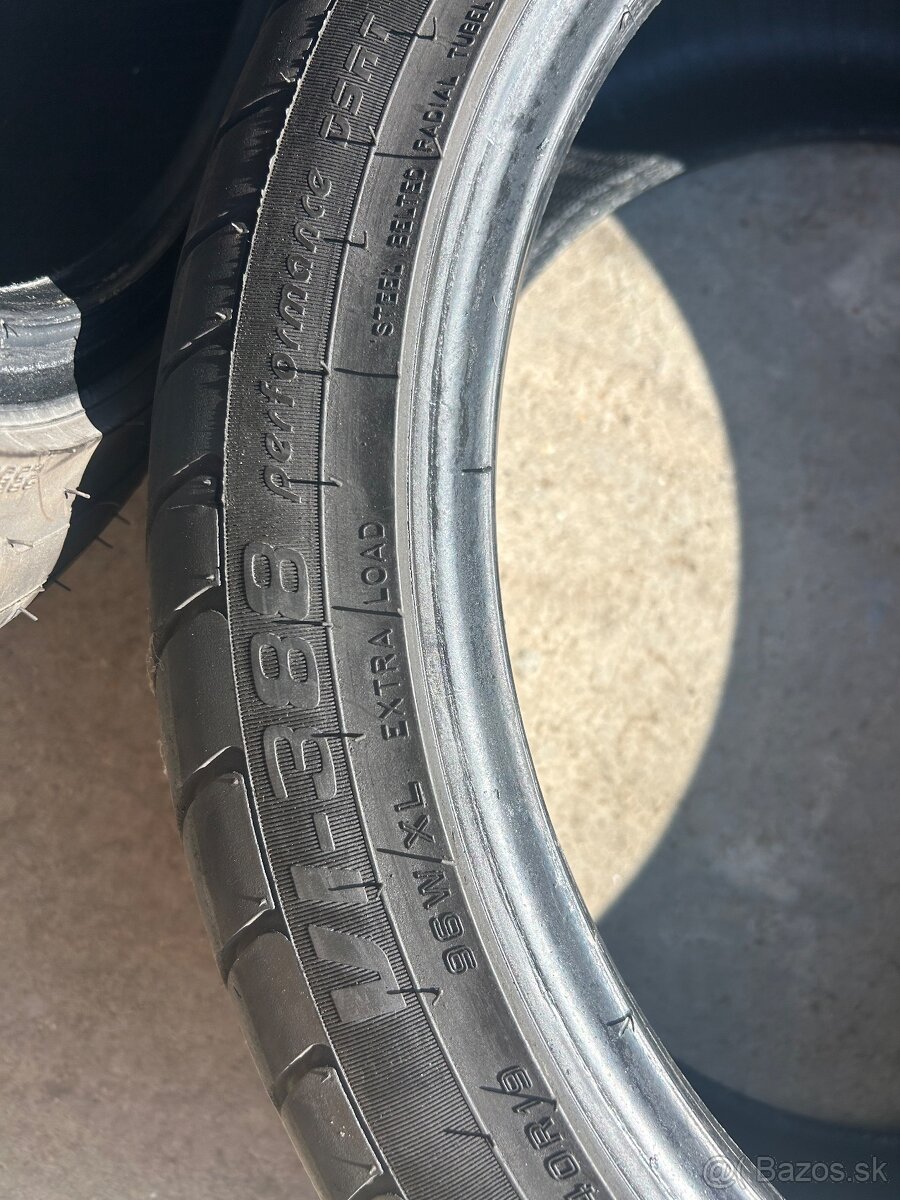 235/40 R19 letné - 5