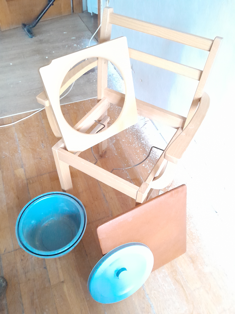 Toaletné kreslo drevené - 5