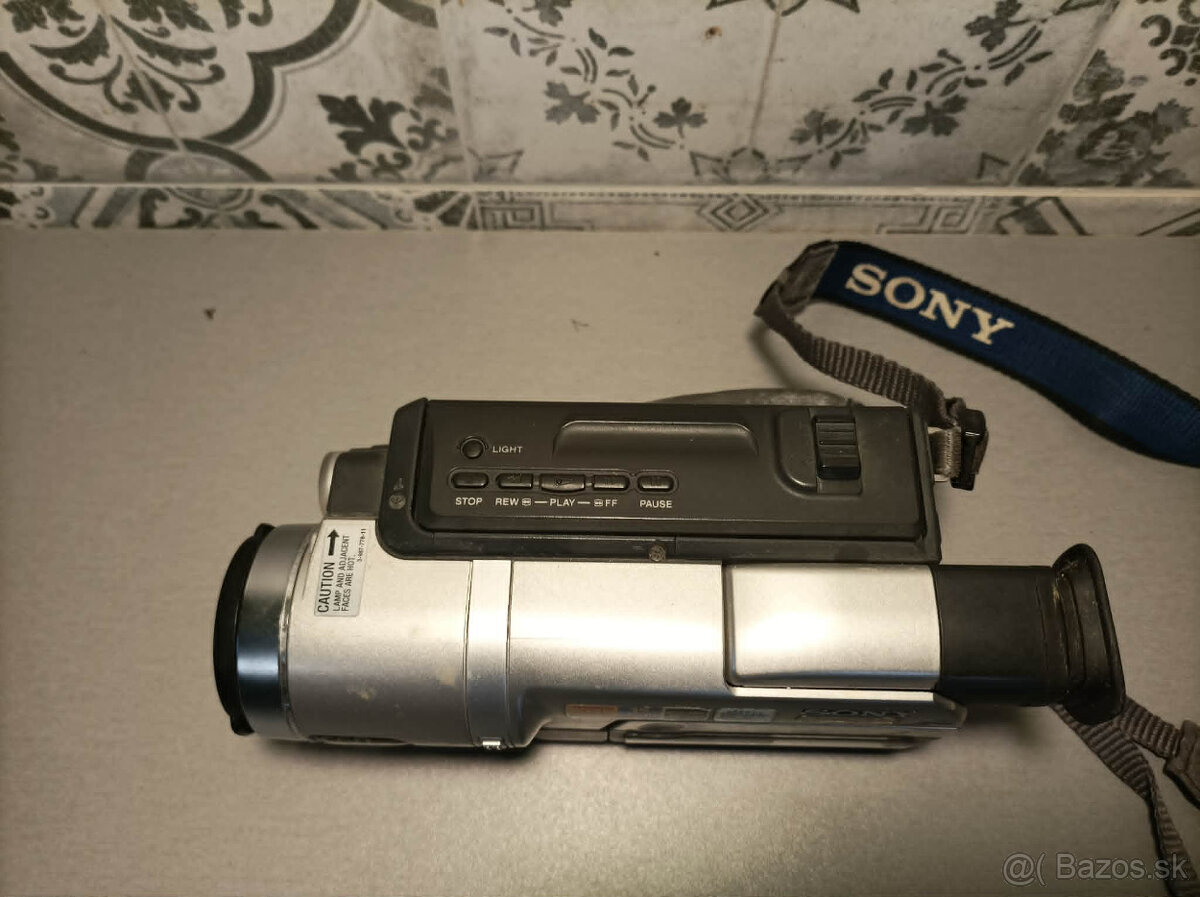 Sony Handycam Vision CCD-TRV408E - 5