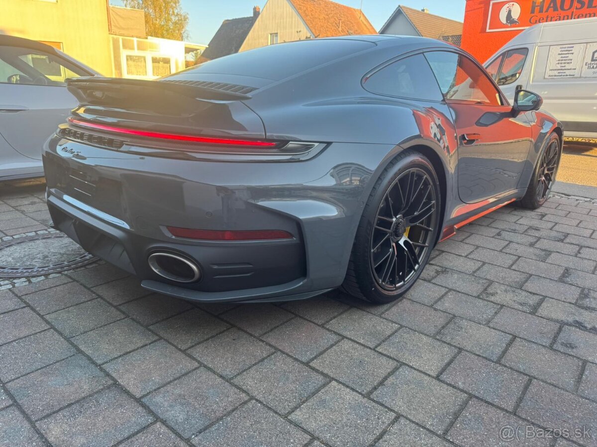 Porsche 911 Turbo S - 5