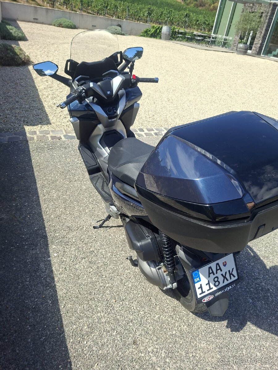 HONDA FORZA 300 - 5