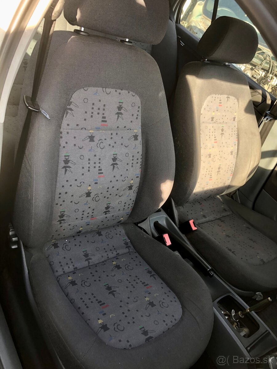 Rozpredám Škoda Fabia 1,r.v.2003,1.4mpi - 5