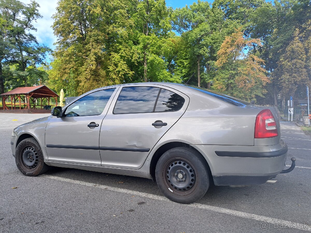Škoda octavia 1.6 Benzín - 5