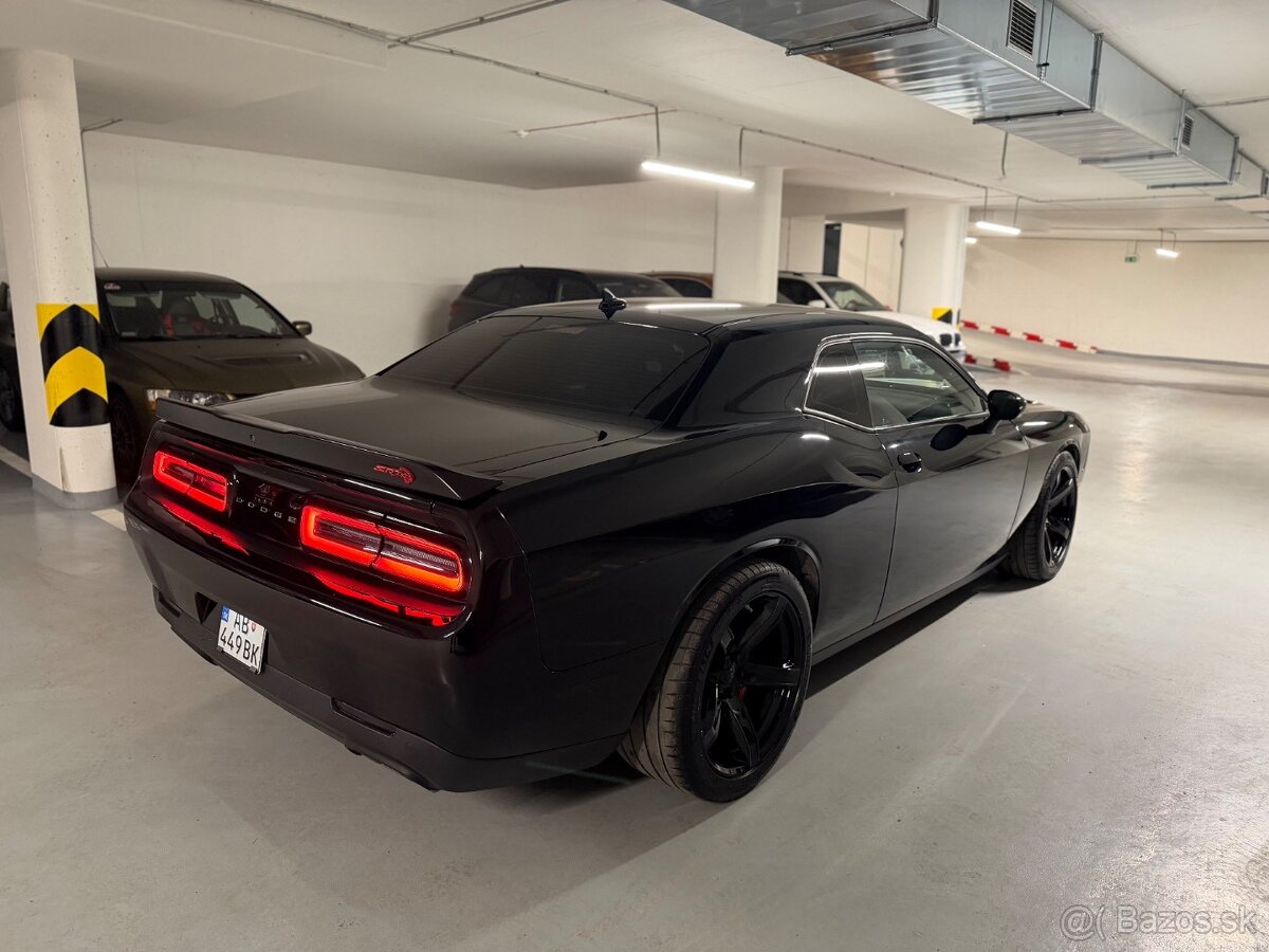 Dodge Challenger SRT 392 6.4l - 5