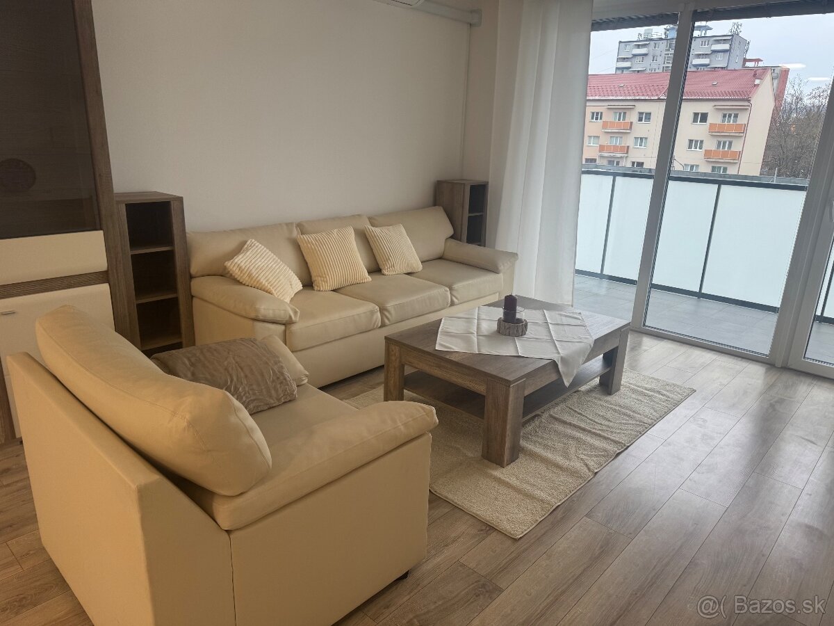 Ponúkame do prenájmu 3-izbovy byt s parkovacím miestom - 5