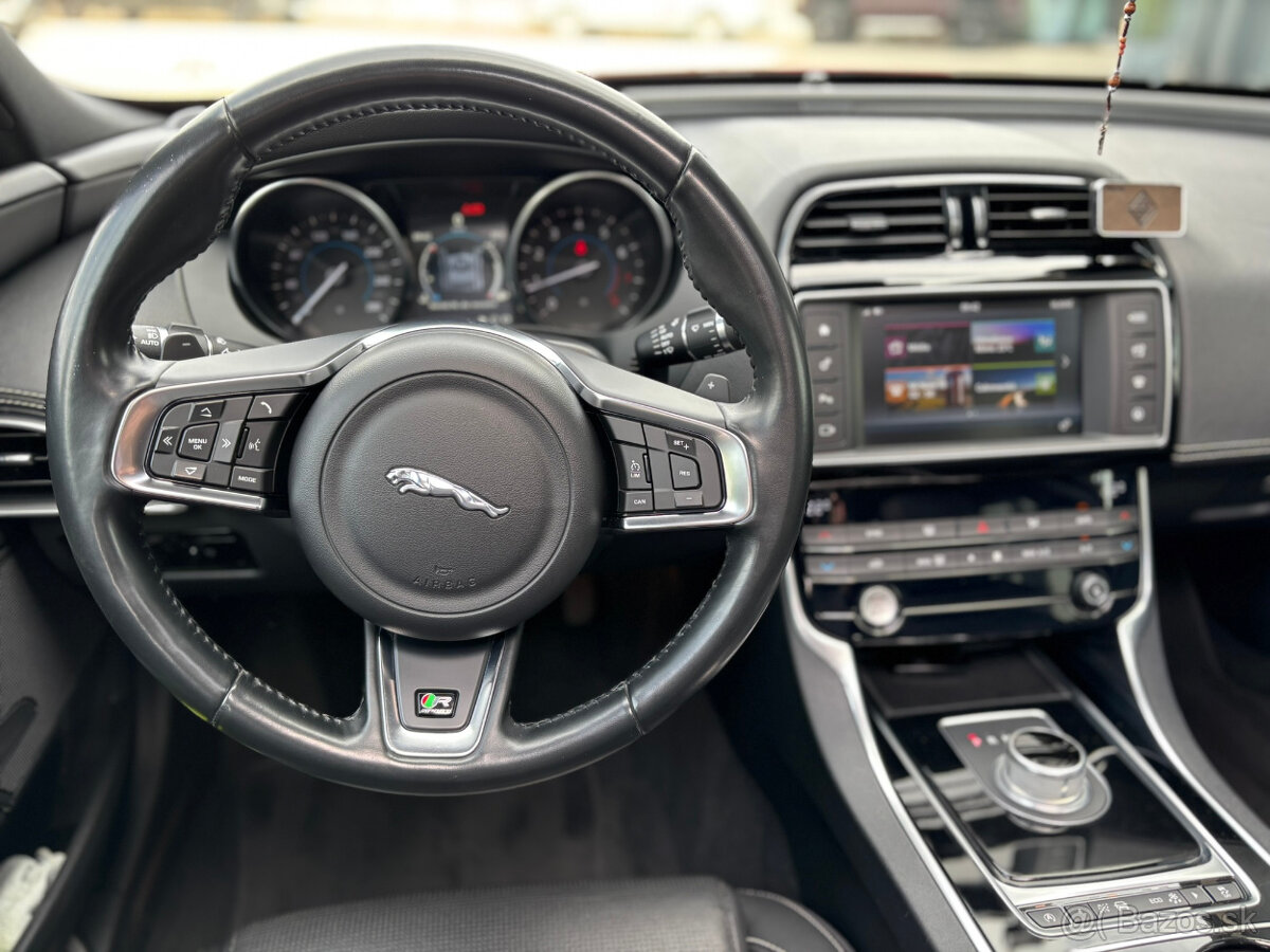 Jaguar XE benzin 2.0 R-Sport AT - 74 000km - 5