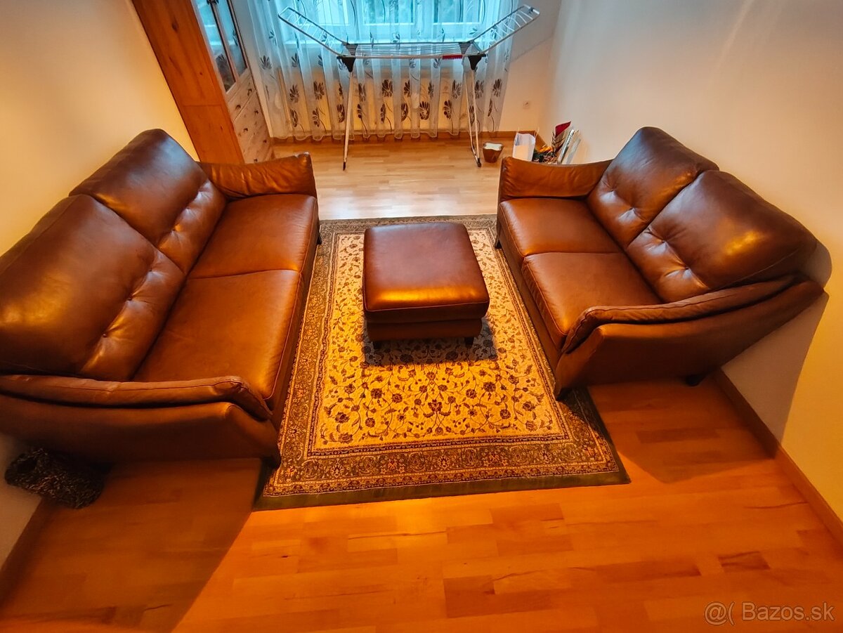 Predám koženú sedačku s taburetkou - 5