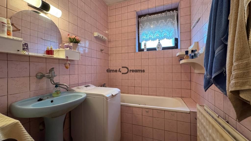 NA PREDAJ rodinný dom v Jelšovciach - EXKLUZÍVNE - 5