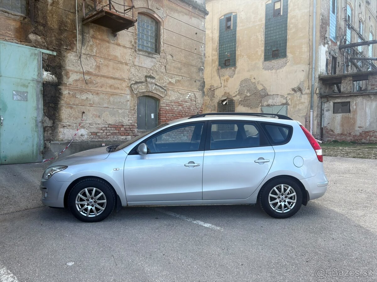 Hyundai i30 CW 1.6i - 5