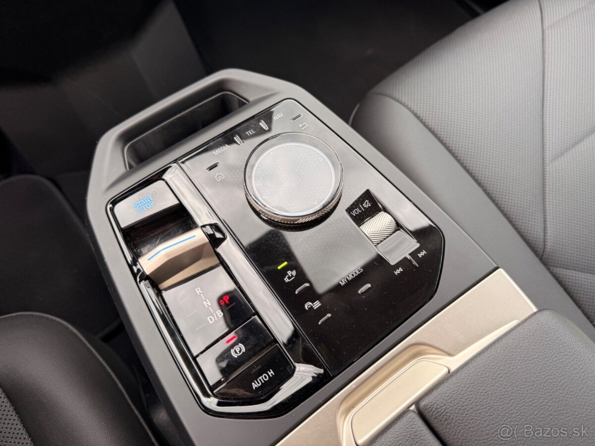 BMW iX 40 xDrive / rok 2023 - 5