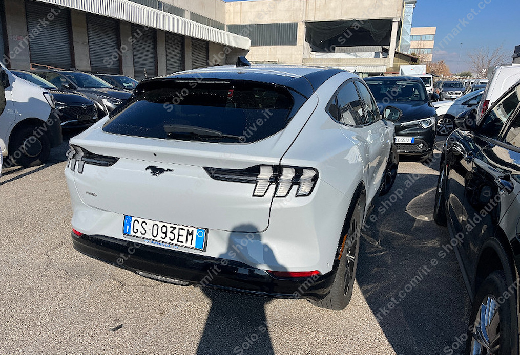 Ford Mustang Mach-E 75,7kWh Premium AWD STD - 5