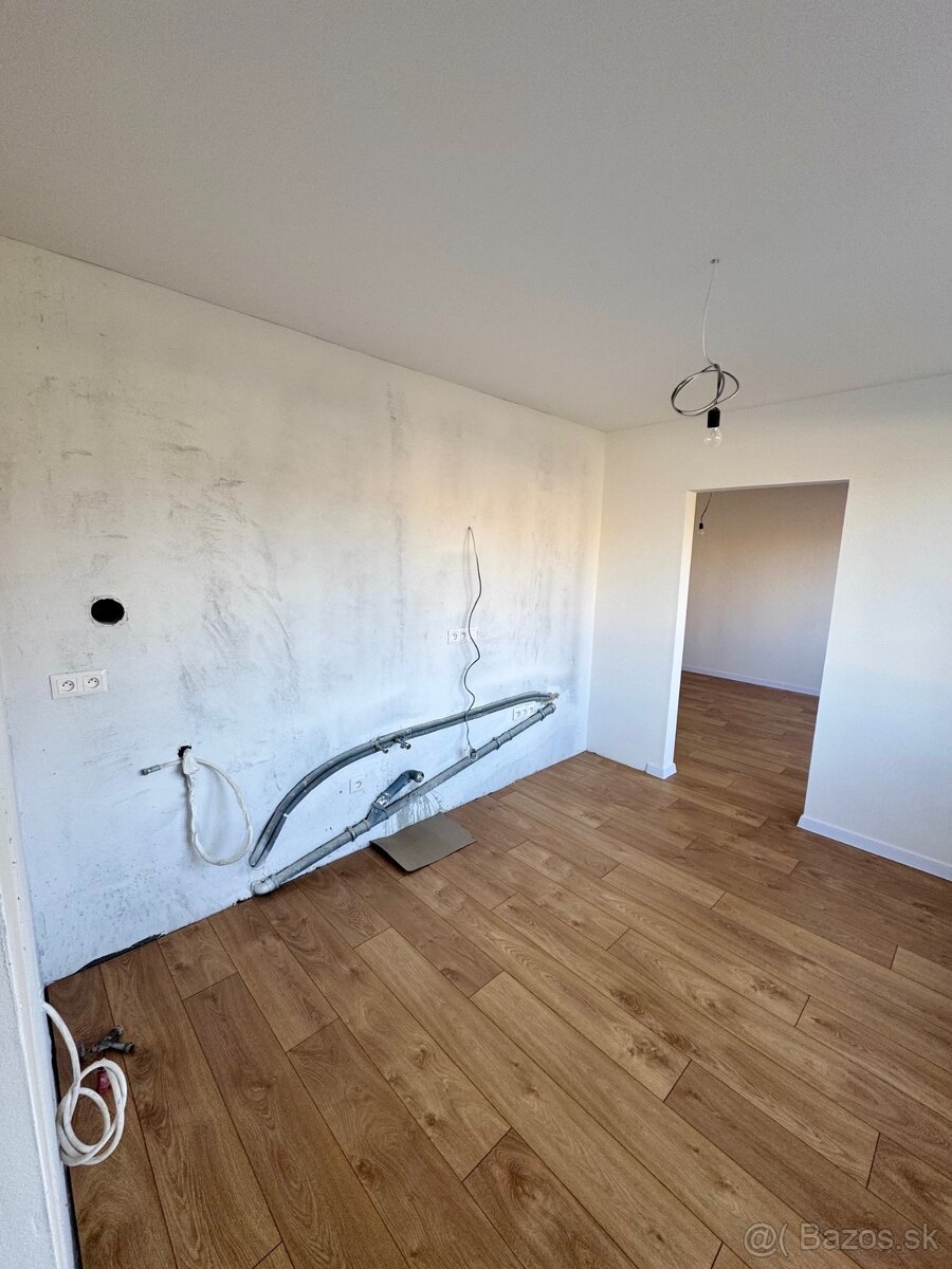 Kompletne 2025 zrekonštruovaný 3-izbový byt 81m2 na ulici J. - 5