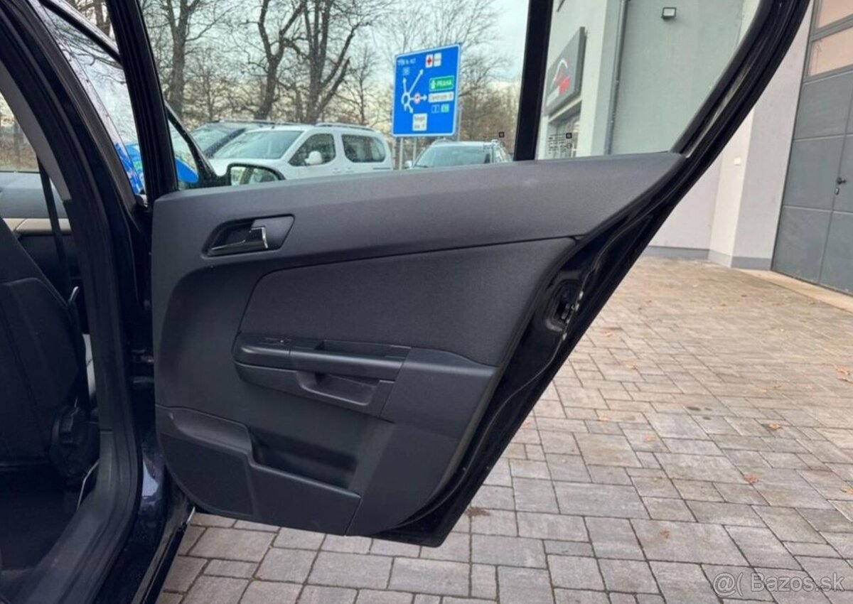 Opel Astra 1.6 16V benzín manuál 85 kw - 5