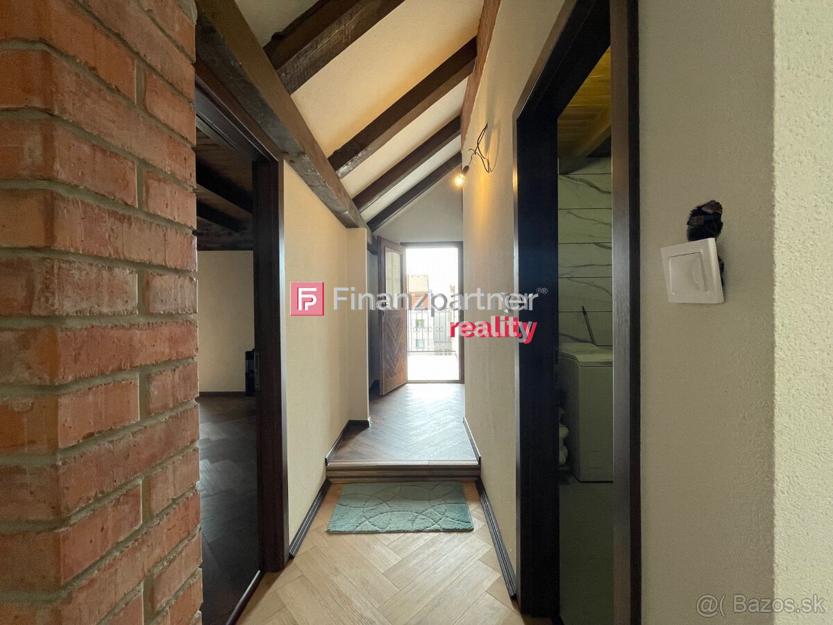 Nadštandartný podkrovný app byt s vytahom na Hlavnej ulici ( - 5