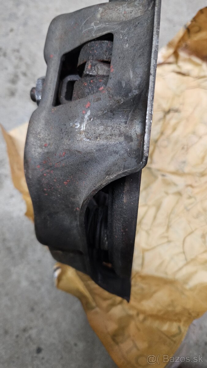 Pritlacny tanier uaz 469 - 5