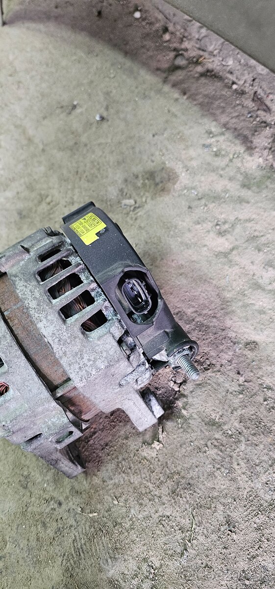 Alternátor Kia Ceed 1,6 crdi - 5