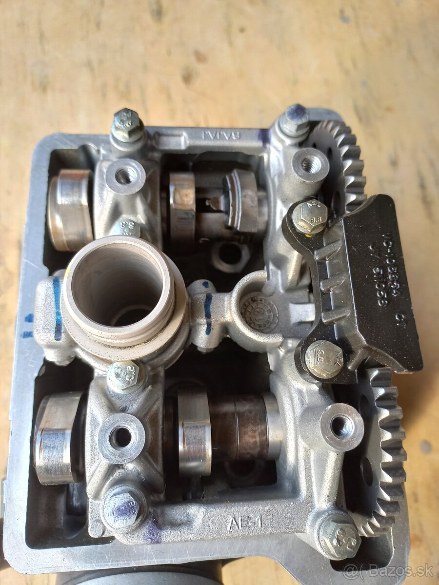 Hlava KTM Duke 390 - 5