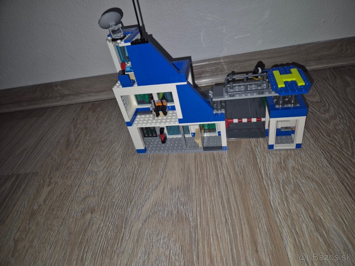 Lego city 60316 - 5