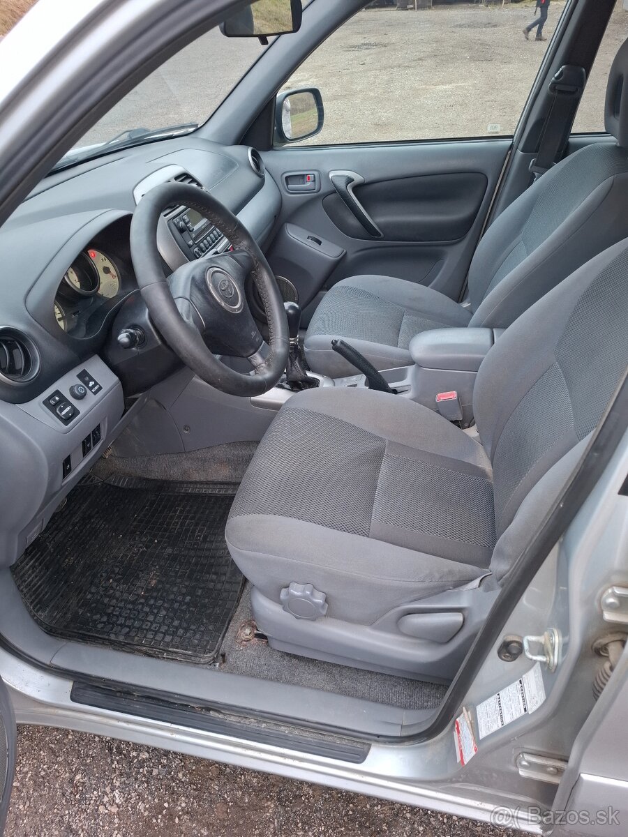 Toyota rav4 2,0 85kw - 5