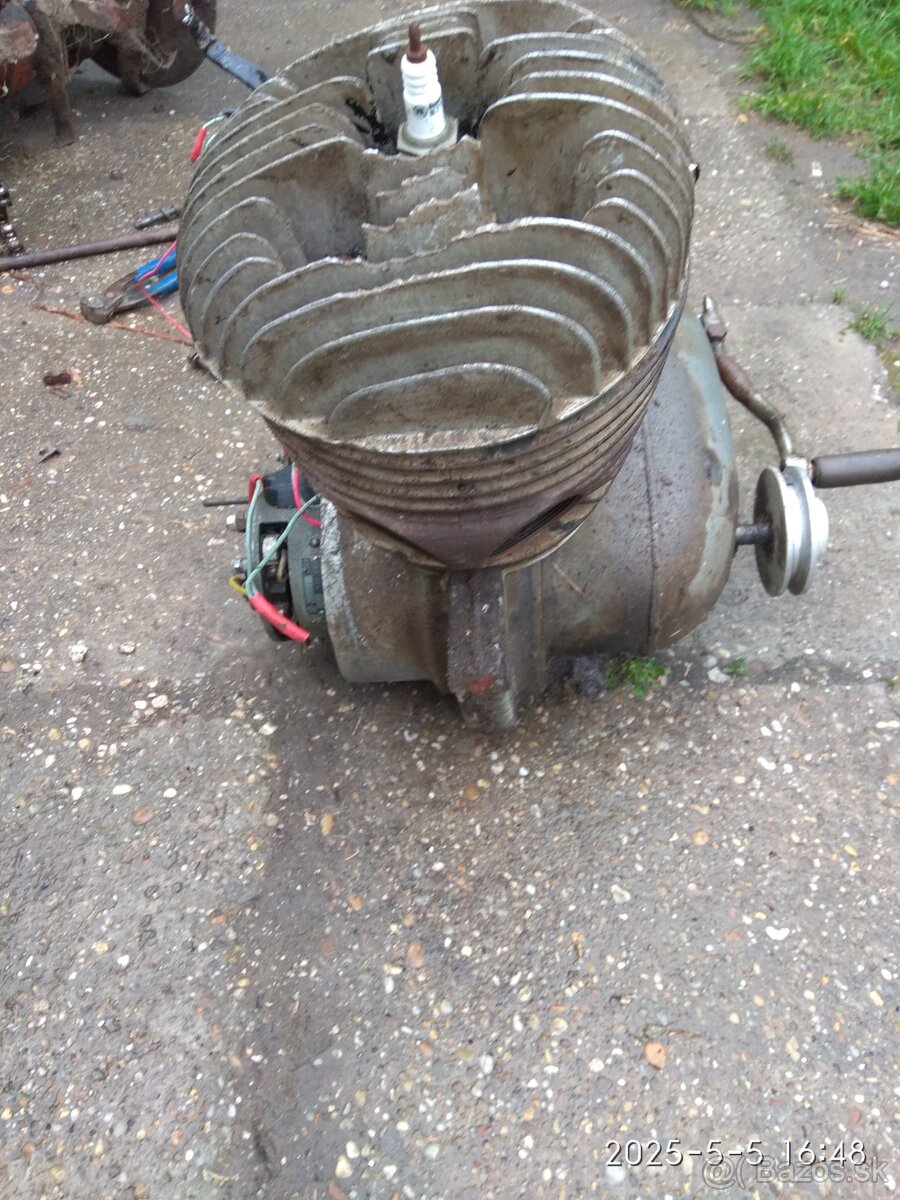 Jawa 250 panelka motori - 5