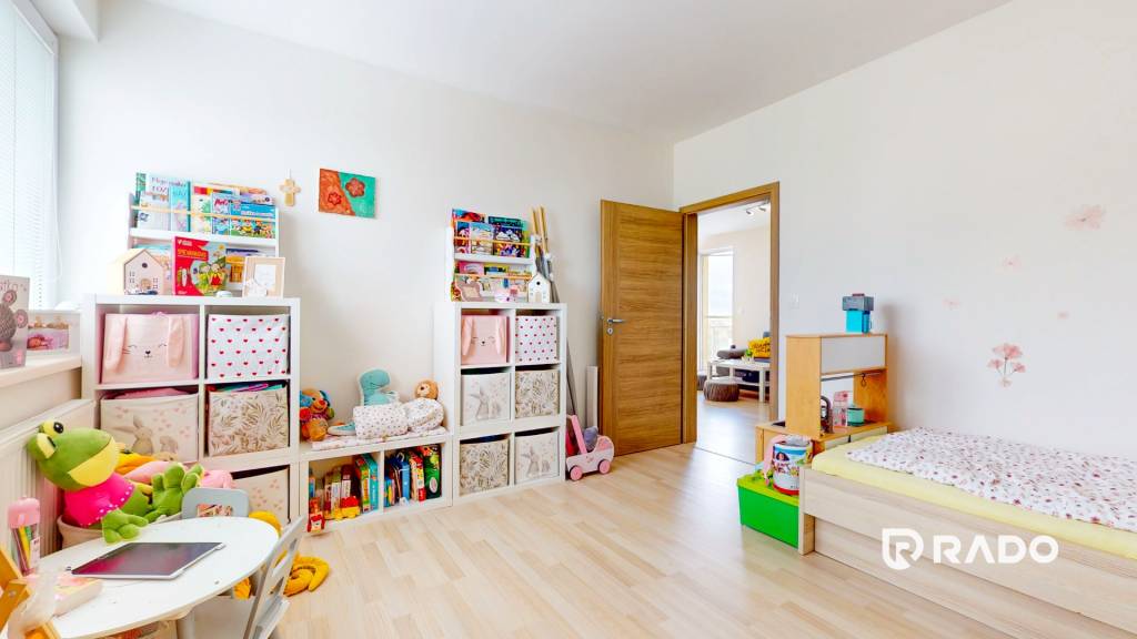 RADO | 4i byt s terasou a parkovaním v tichej časti Rovinky - 5