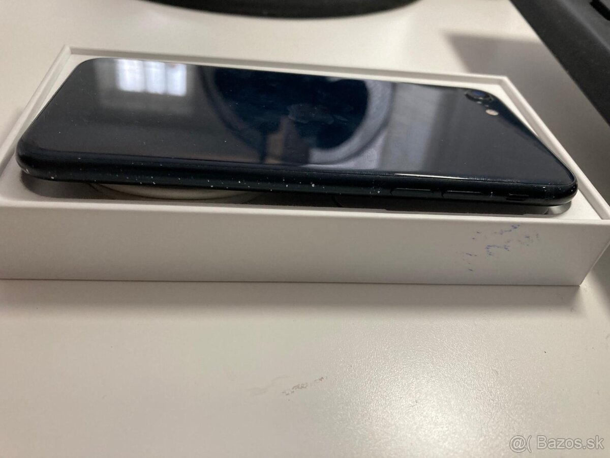 iPhone SE (2022) 128GB – Midnight (Čierna) - 5