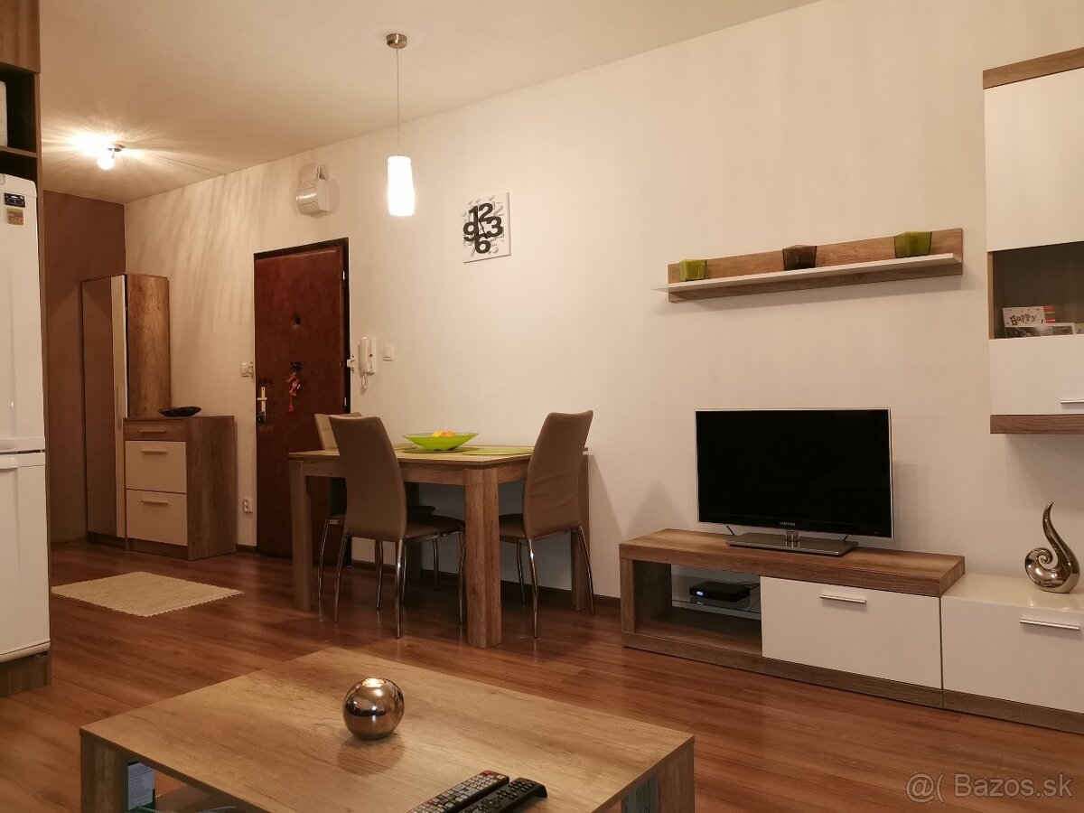 Prenájom 3 izbový byt Levice - 5