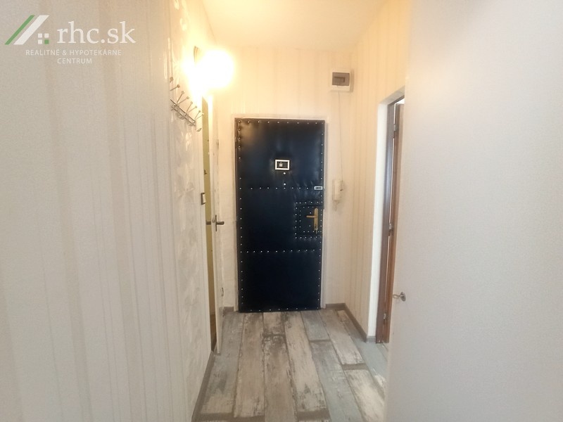 IHNEĎ OBYVATEĽNÝ 1- IZBOVÝ BYT - KUKUČÍNOVA, STROPKOV - 5