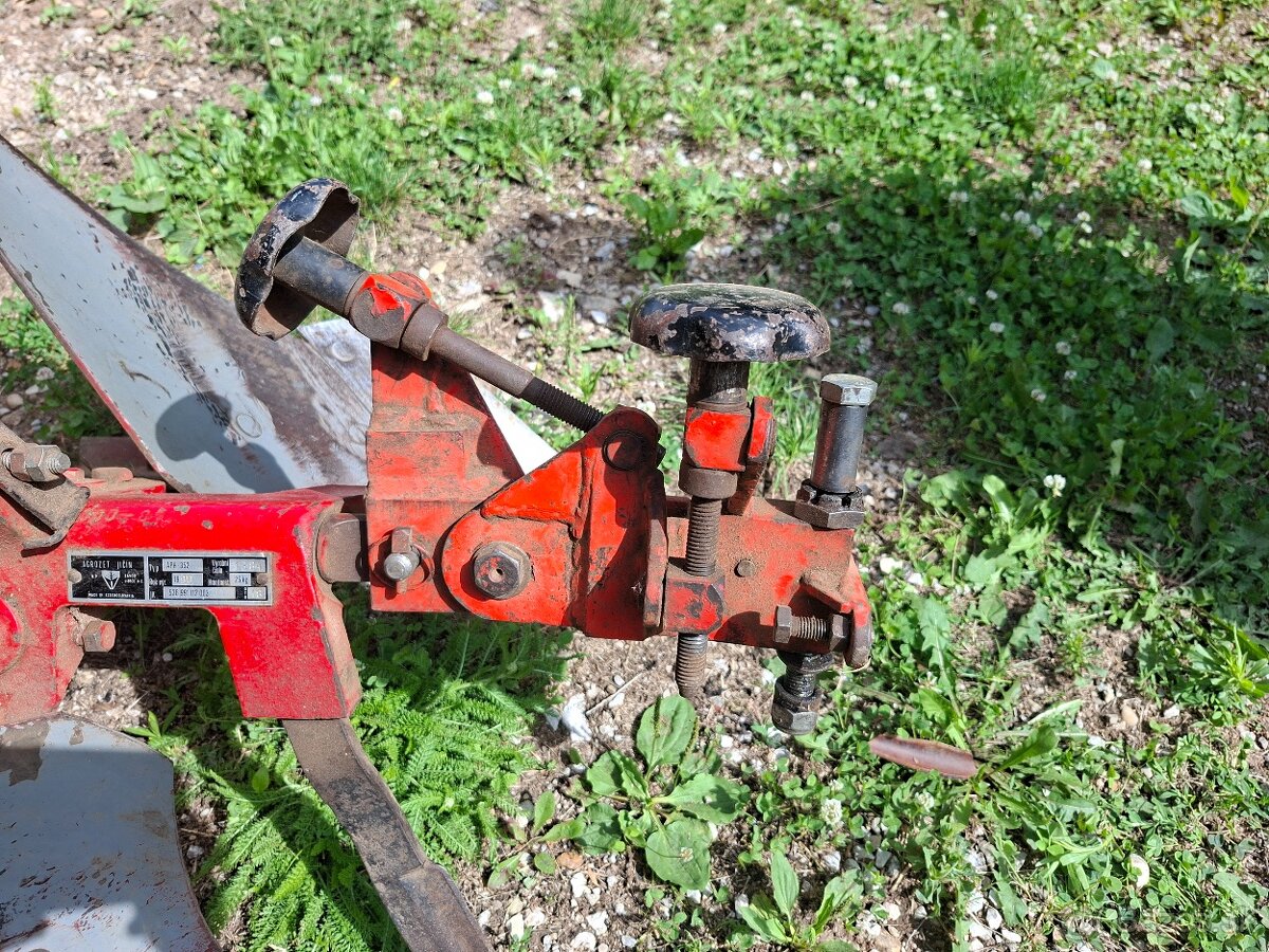 Predám poľnohospodárske stroje - 5