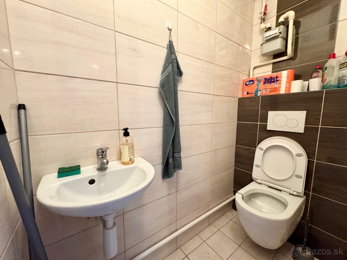 ZARIADENÁ KANCELÁRIA V CENTRE HOLÍČA - 5