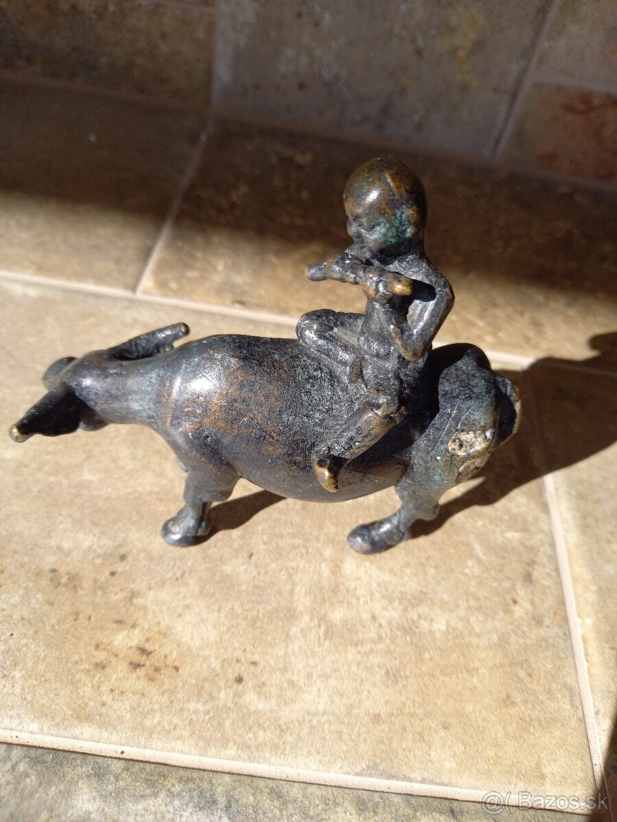 Bronzová soška - 5