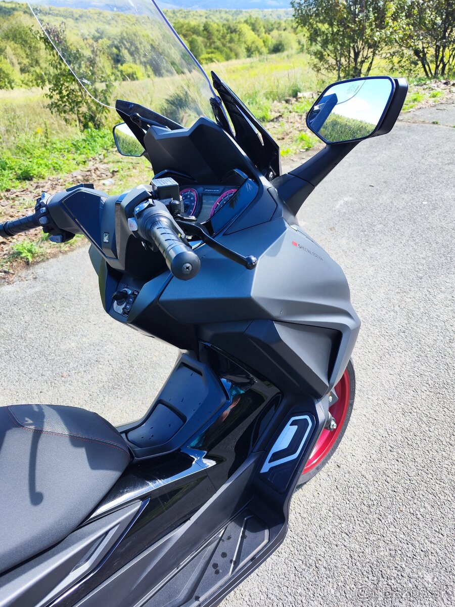 Honda Forza 125 special edition - 5