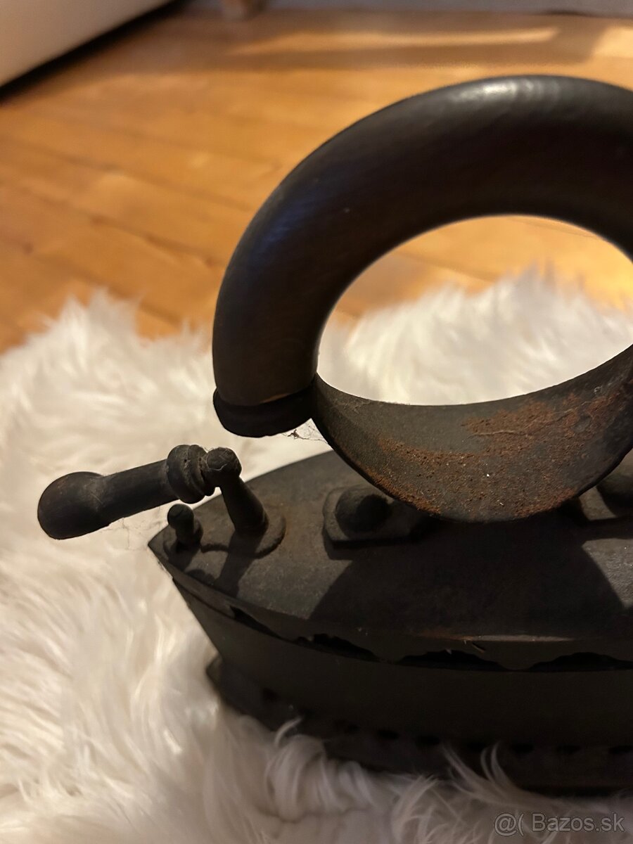 Starožitná žehlička - 5