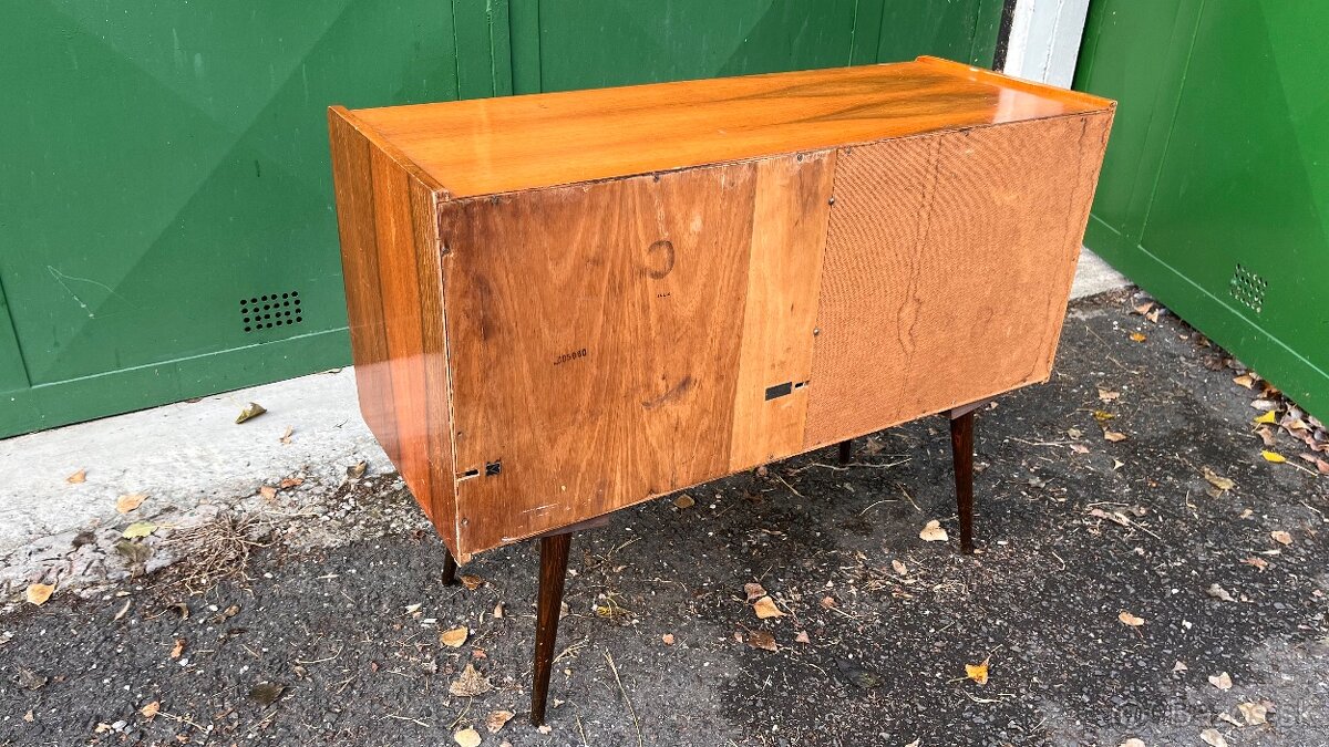 Gramofónová skrinka - 5