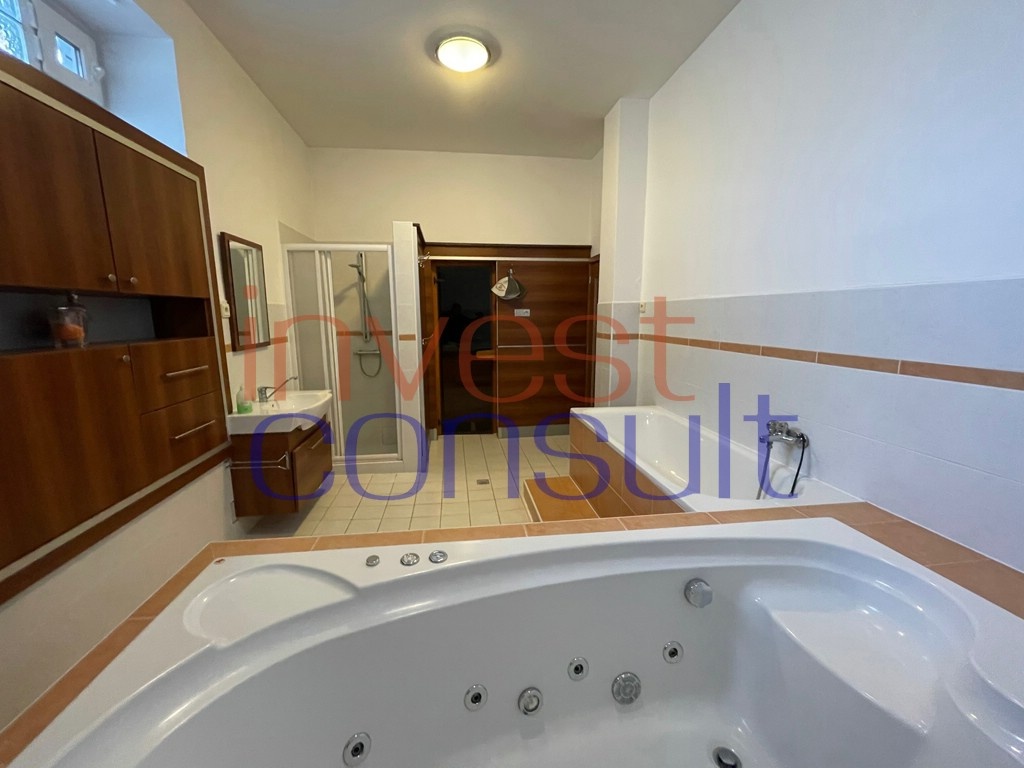 2278 NA PREDAJ V KOMÁRNE KOMPLEX BUDOV - 5