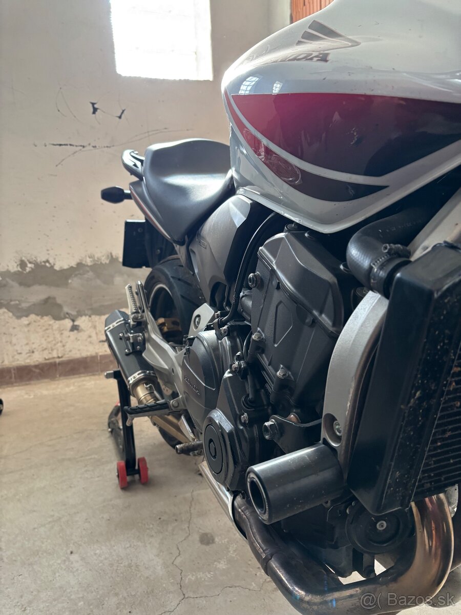 Honda Hornet 600 - 5