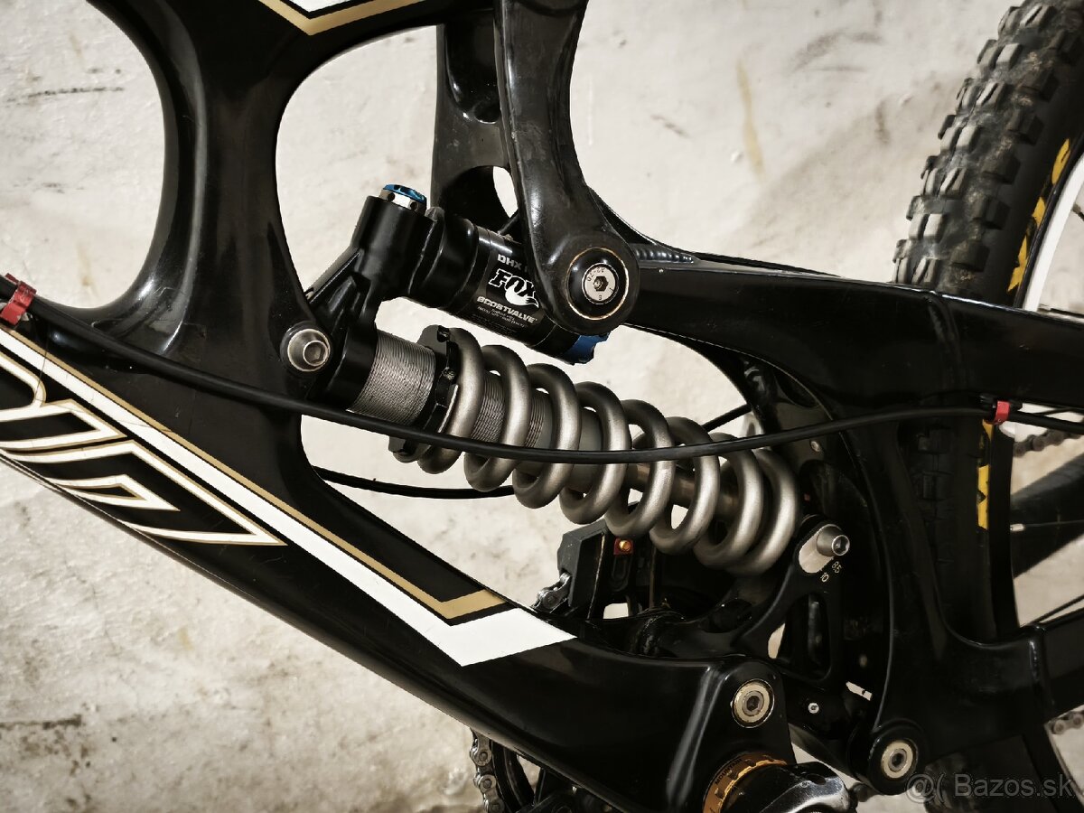 Santa Cruz v10.4 Carbon - 5