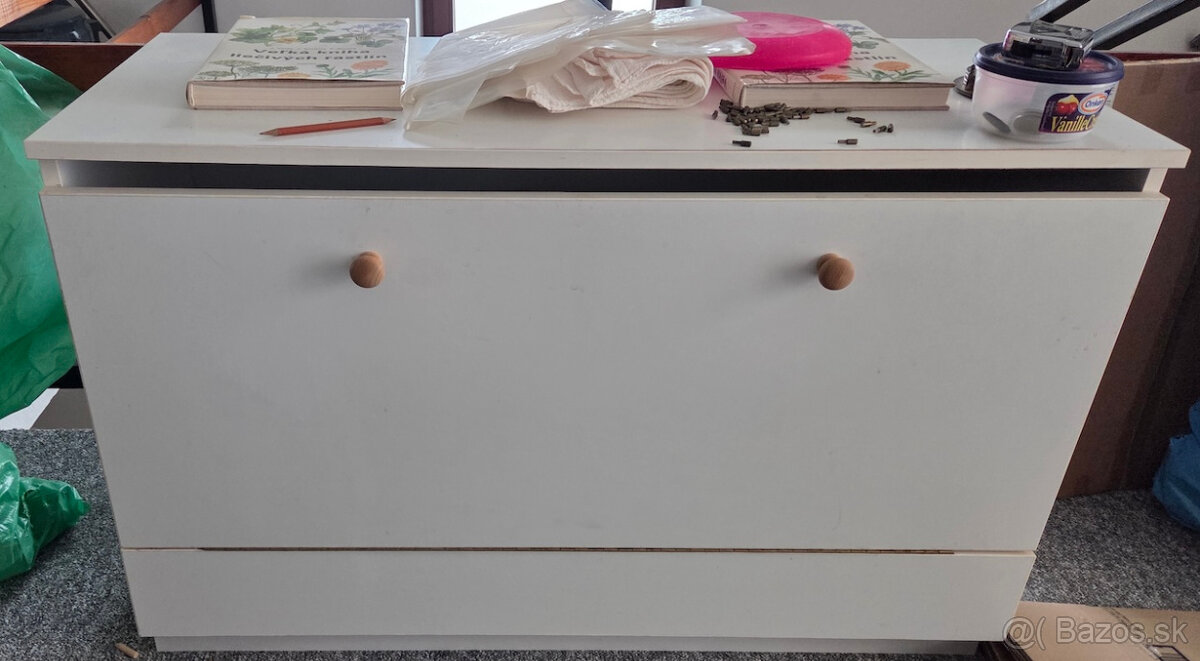 Biele skrine so stolom - 5