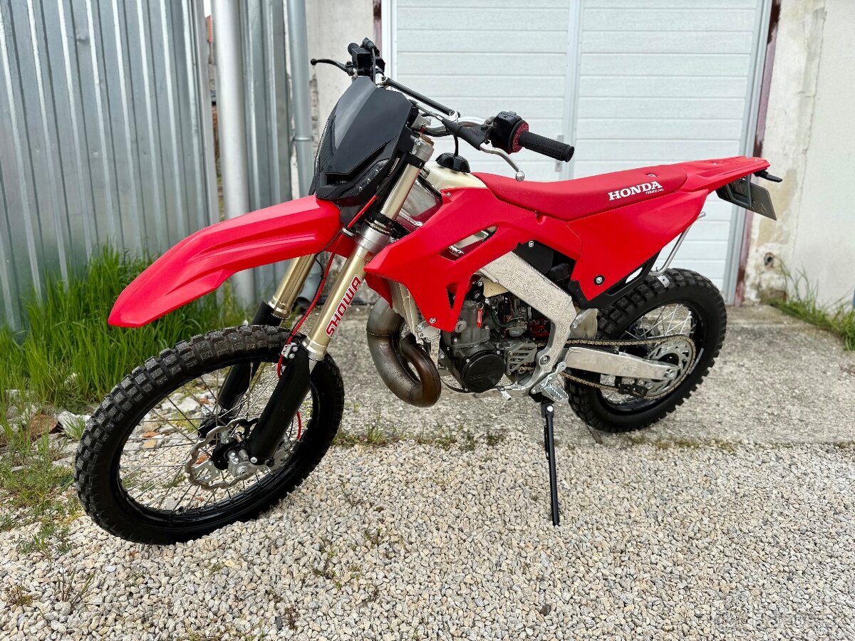 Unikatna Honda CR250R