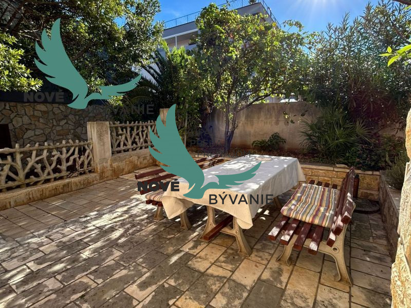 Chorvátsko - Na predaj apartmán so záhradou blízko mora - 5