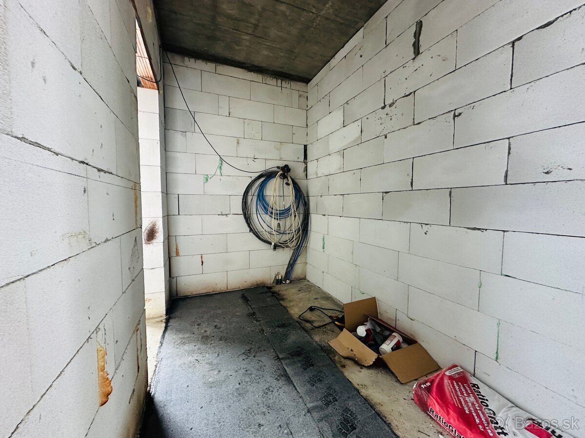 NA PREDAJ I TRIA KLIN I 3 izbové byty - 5