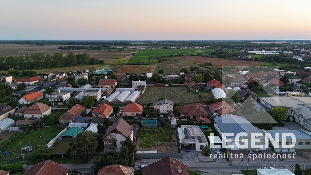 Stavebný pozemok Nesvady, 540 m2 neďaleko centra - 5