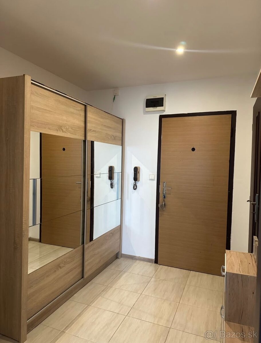 Prenajmem 1-izbový byt v Trenčíne - 5