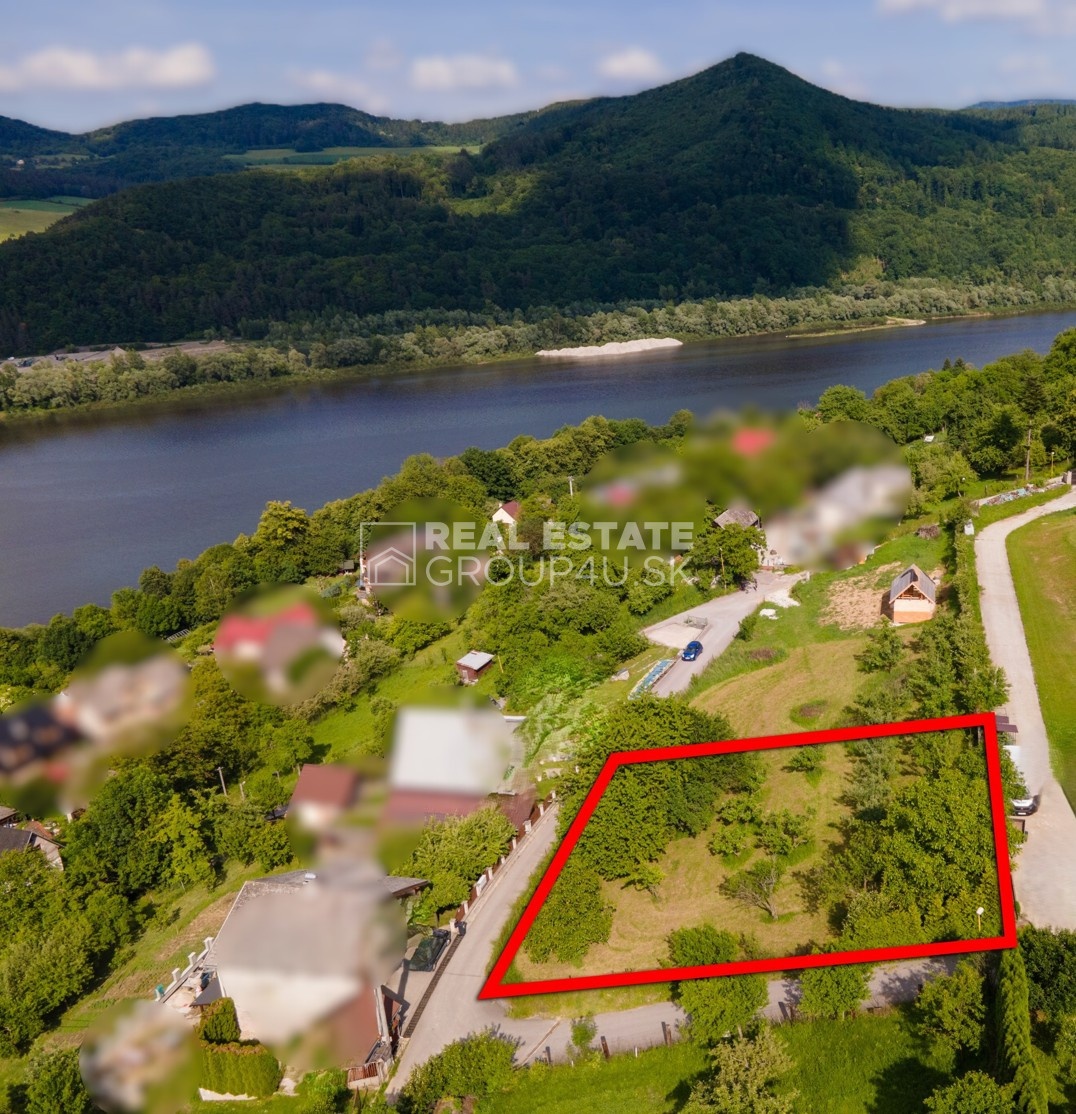 POZEMOK POD RD S PEKNÝMI VÝHĽADMI - MILOCHOV - 5