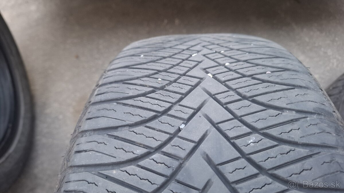 235/50R18 celorocne - 5