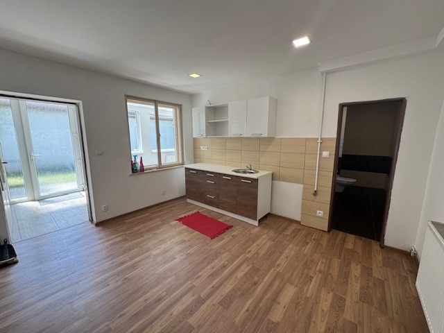 REZERVOVANÝ RD v Zemianskych Sadoch,okr. Galanta - 5