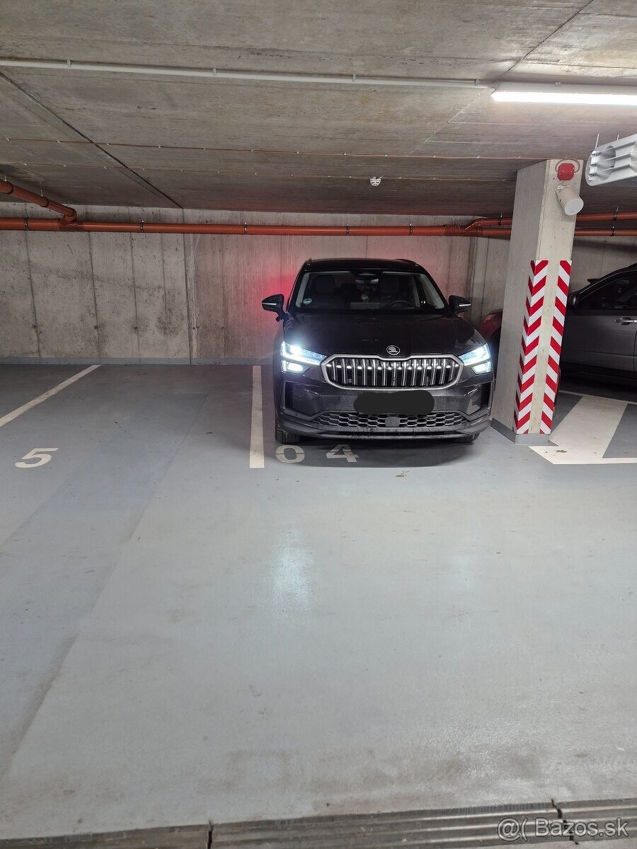 Garážové státie Zelené Záluhy, Hanulova ulica - 5