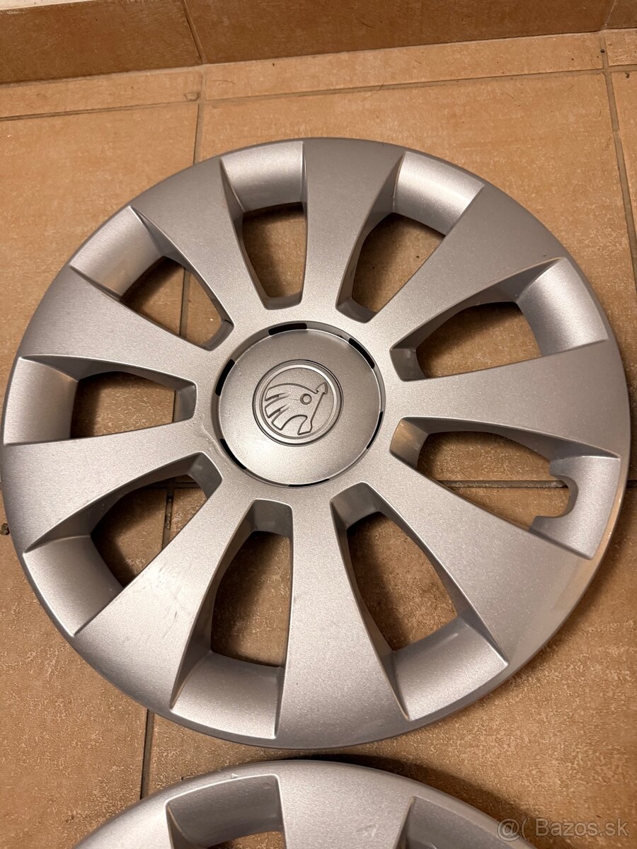 Škoda puklice r15 originál - 5