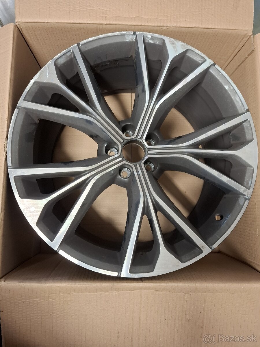 Originál disky audi 8Y0601025E/ ET 46 R 17 - 5